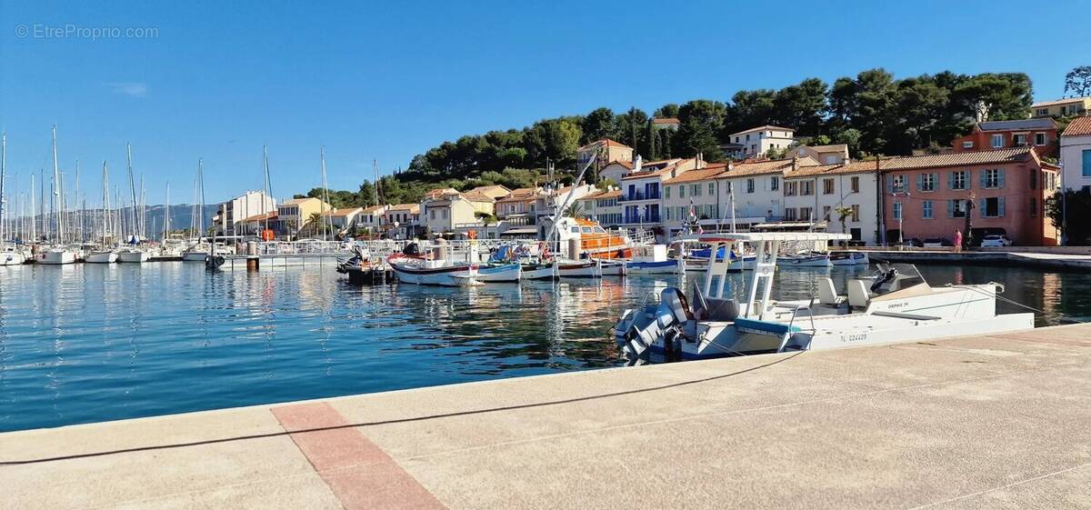 Commerce à SAINT-MANDRIER-SUR-MER
