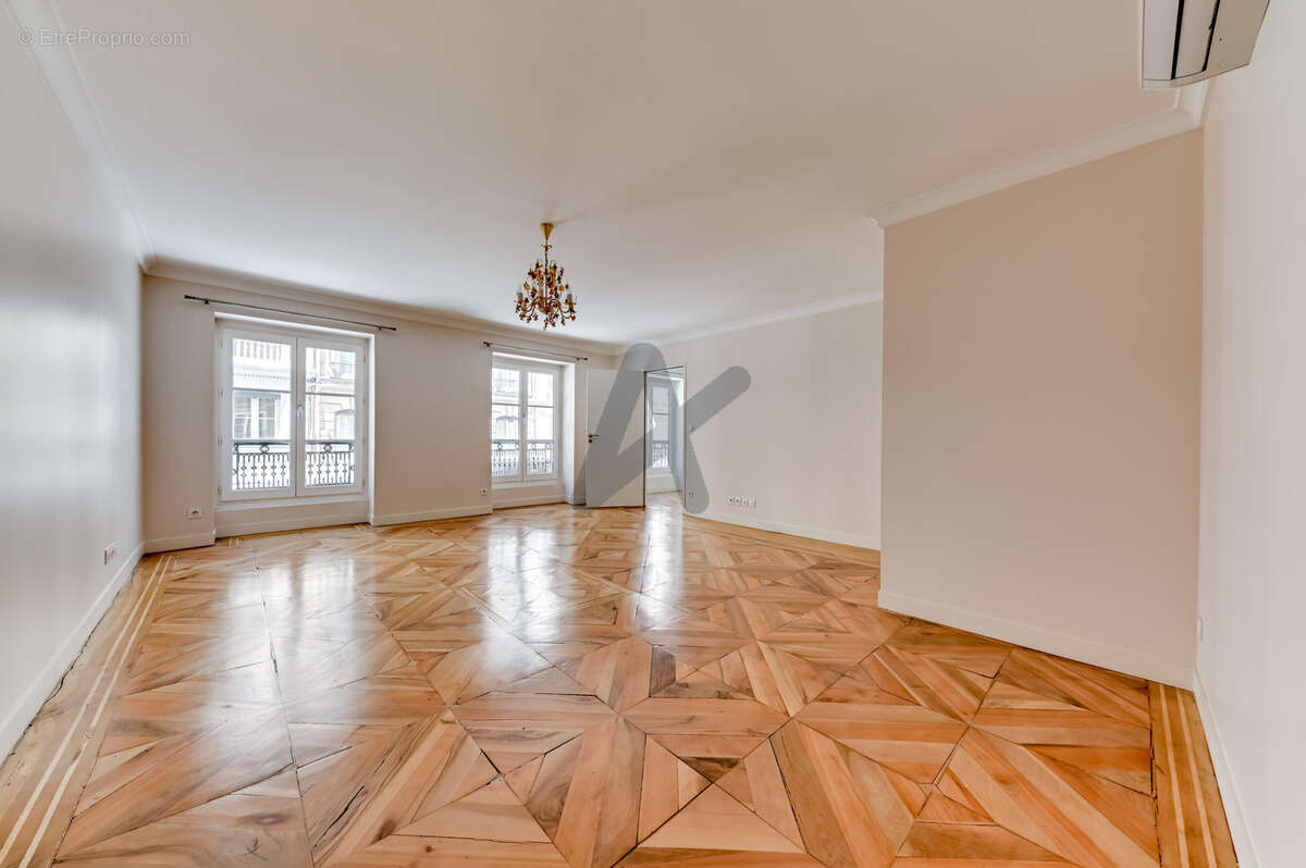 Exclusivité - Lyon 2 ème - rue Victor Hugo, appartement de 5 pièces et de 160 m2 - photo 2