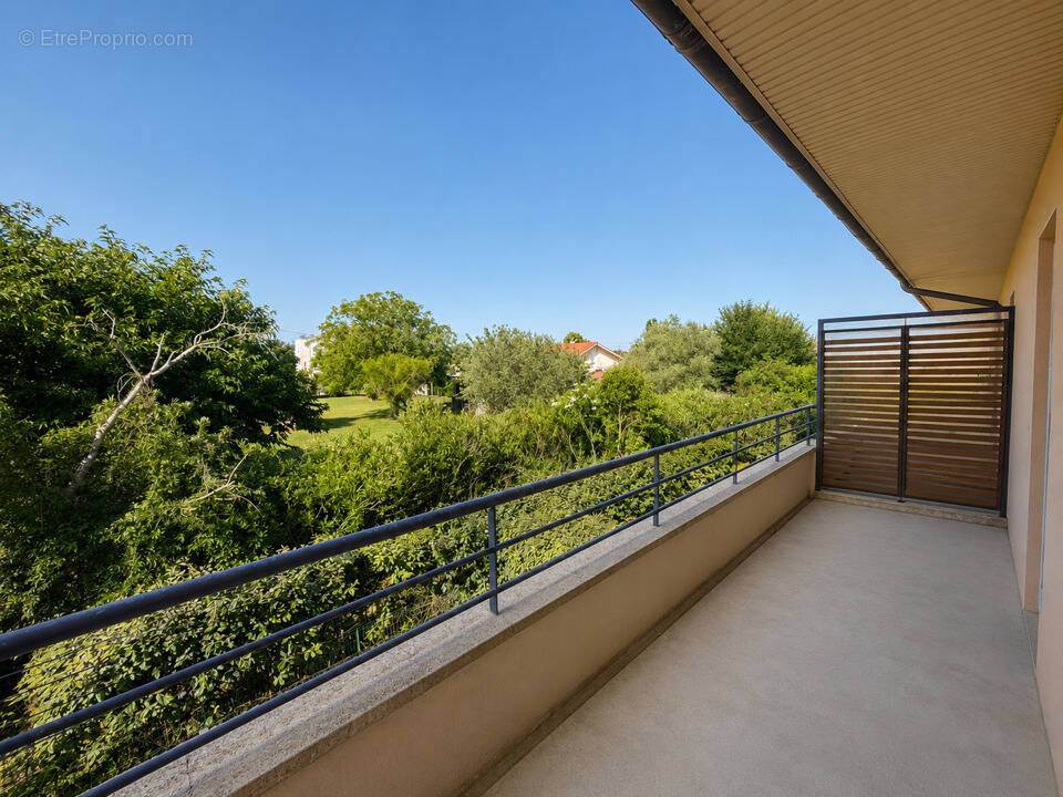 Appartement à FROUZINS