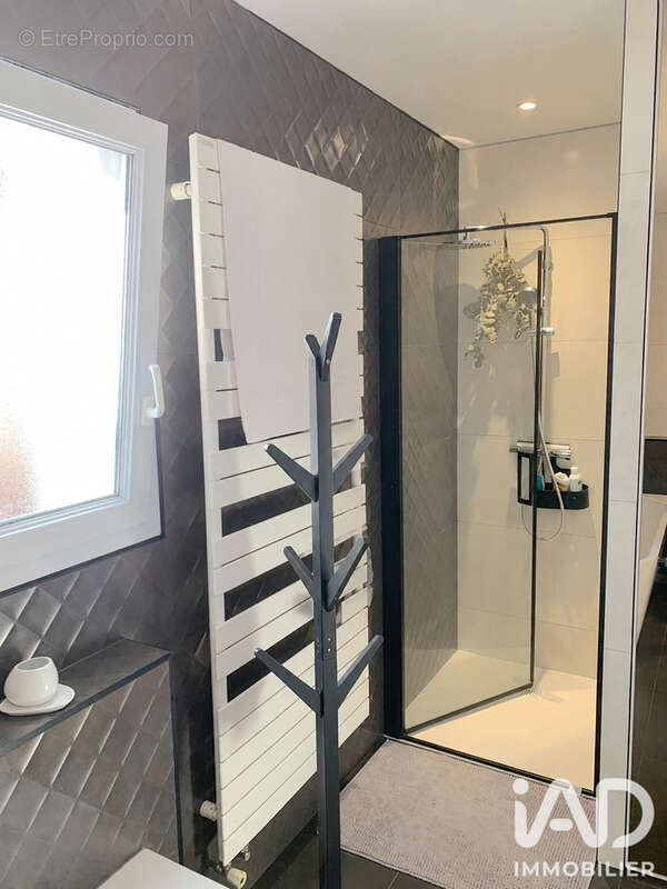 Maison 150 m² à Landeronde  - photo 8