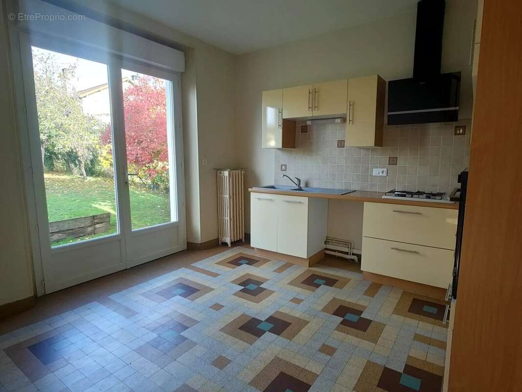 Maison à SAINT-JUNIEN