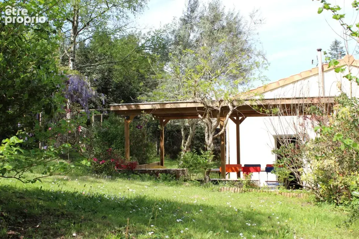 Maison de caractère 85 m2  Pierre & poutres  Jardin arboré - photo 7