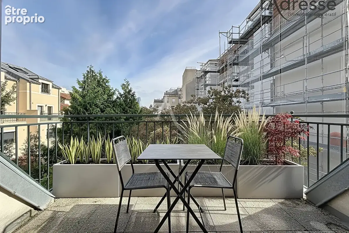 Suresnes Gambetta - Appartement Suresnes 2 pièces 46m² avec terrasse - Parking et Cave - photo 2