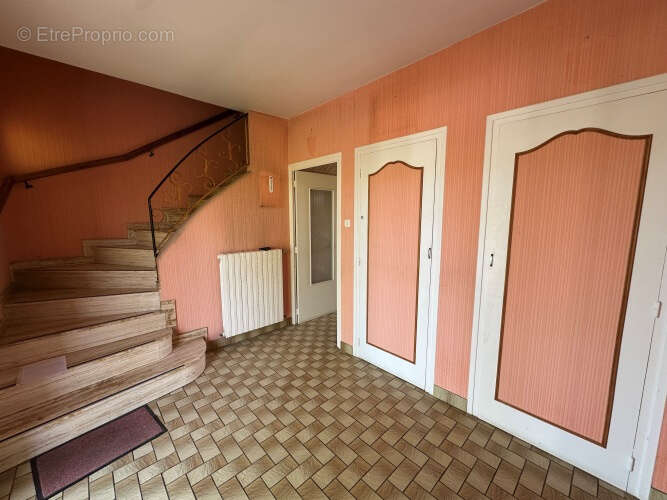 Maison à SAINT-PRIEST-DES-CHAMPS