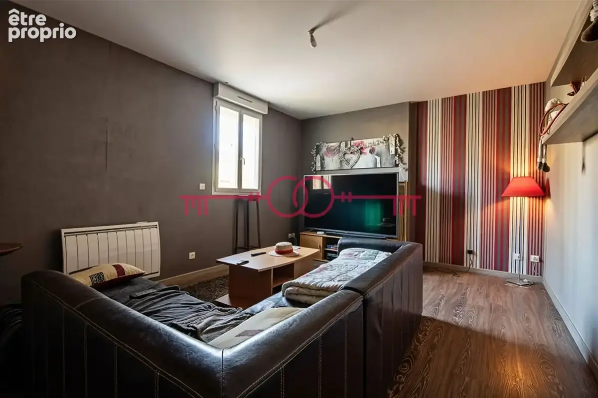 Maison familiale de 277 m² - 5 chambres - Plain-pied possible - Thibie - photo 5