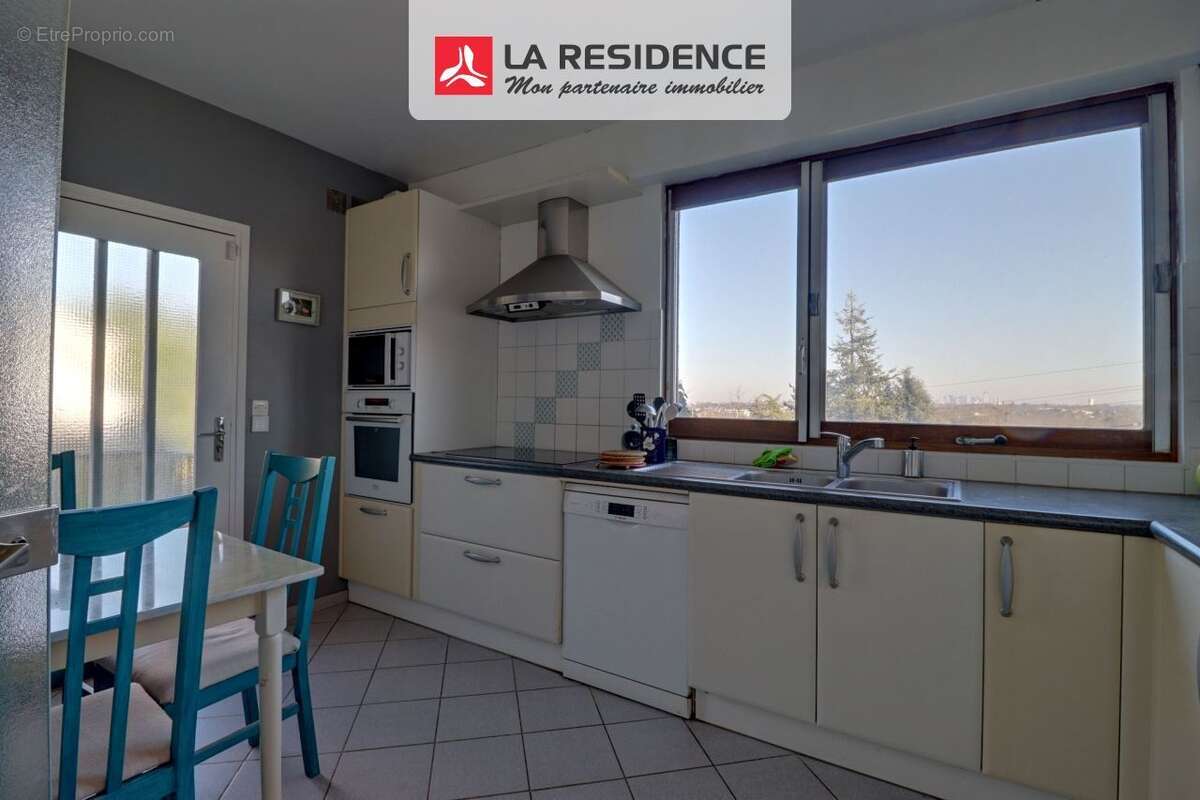 Maison 200 m² à Saint-Germain-En-Laye  - photo 6