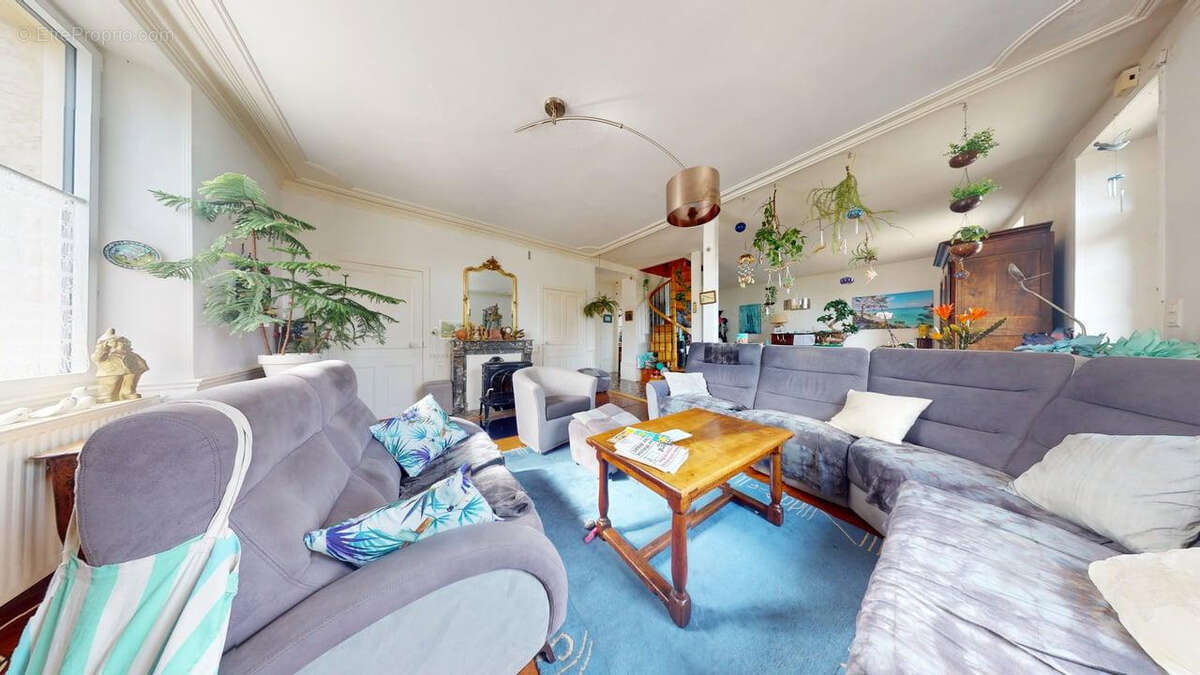 Maison à LONGWY-SUR-LE-DOUBS