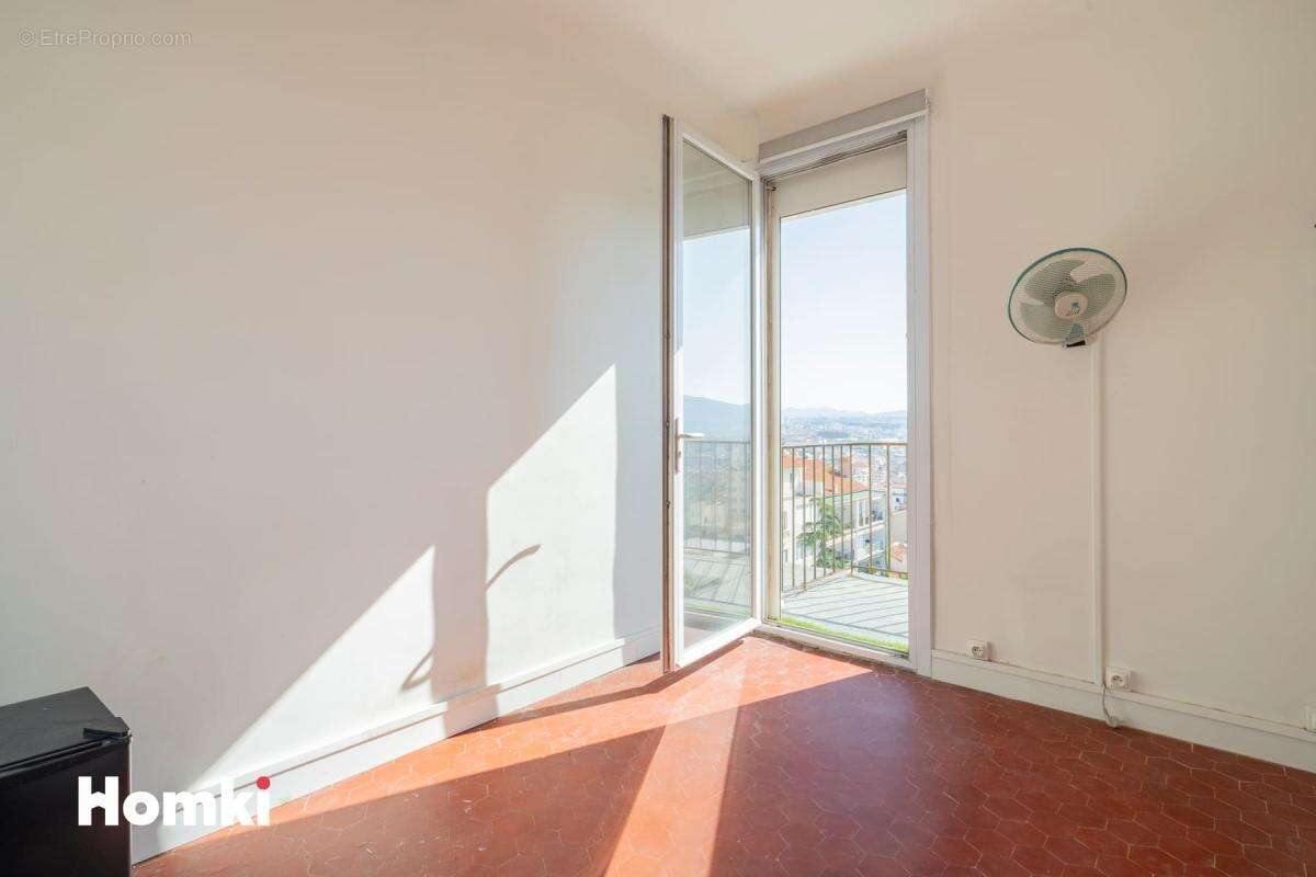 Appartement à MARSEILLE-6E