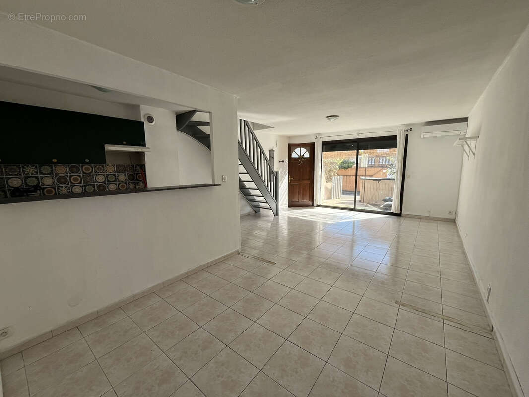 Maison de type f3 + terrasse et jardin - photo 3
