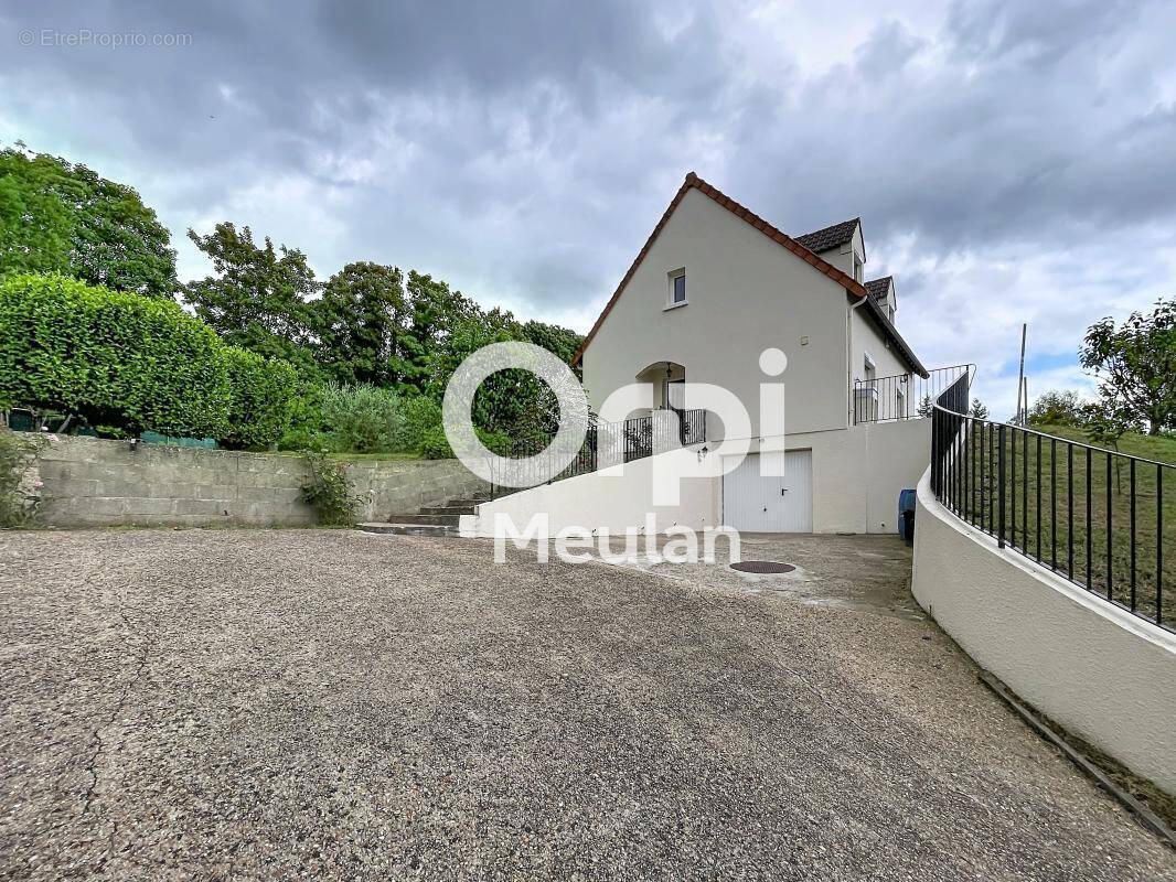 Maison à VAUX-SUR-SEINE