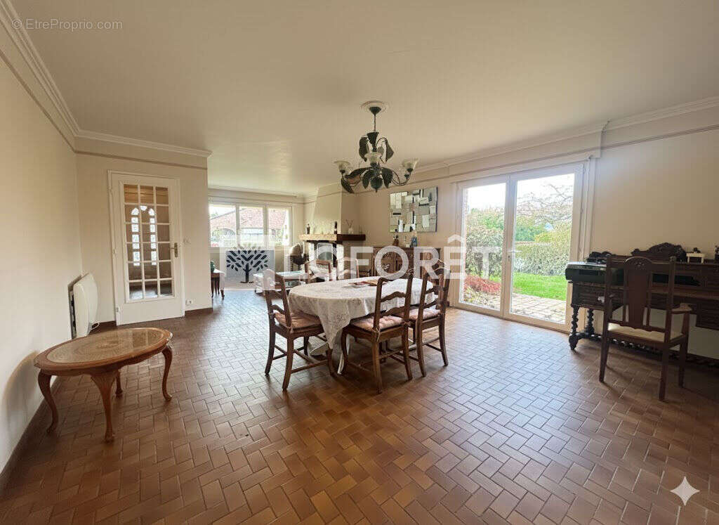 Maison à LAUWIN-PLANQUE