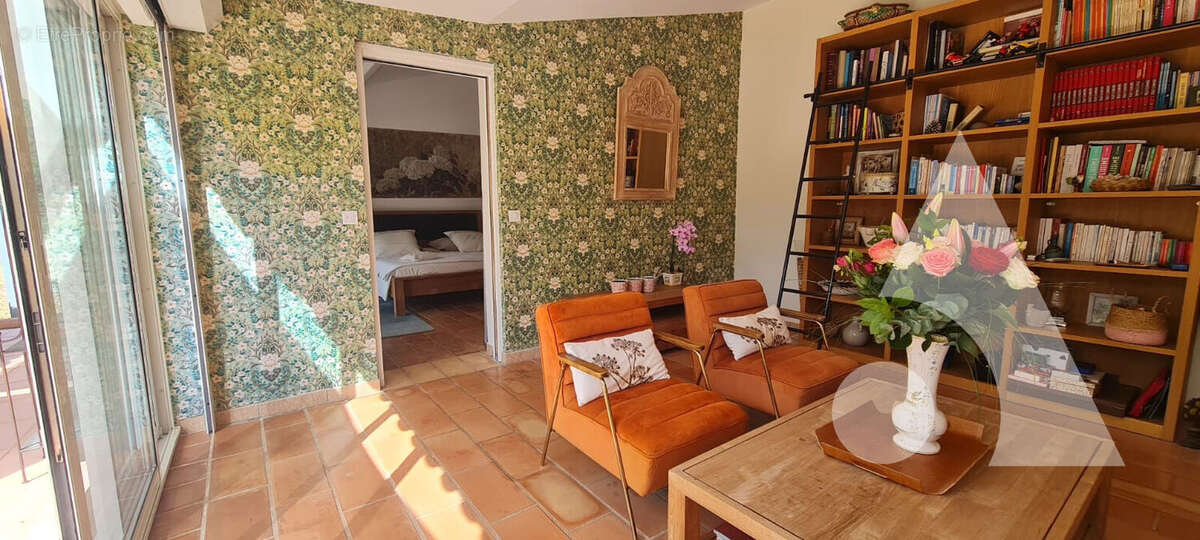 Maison à COTIGNAC