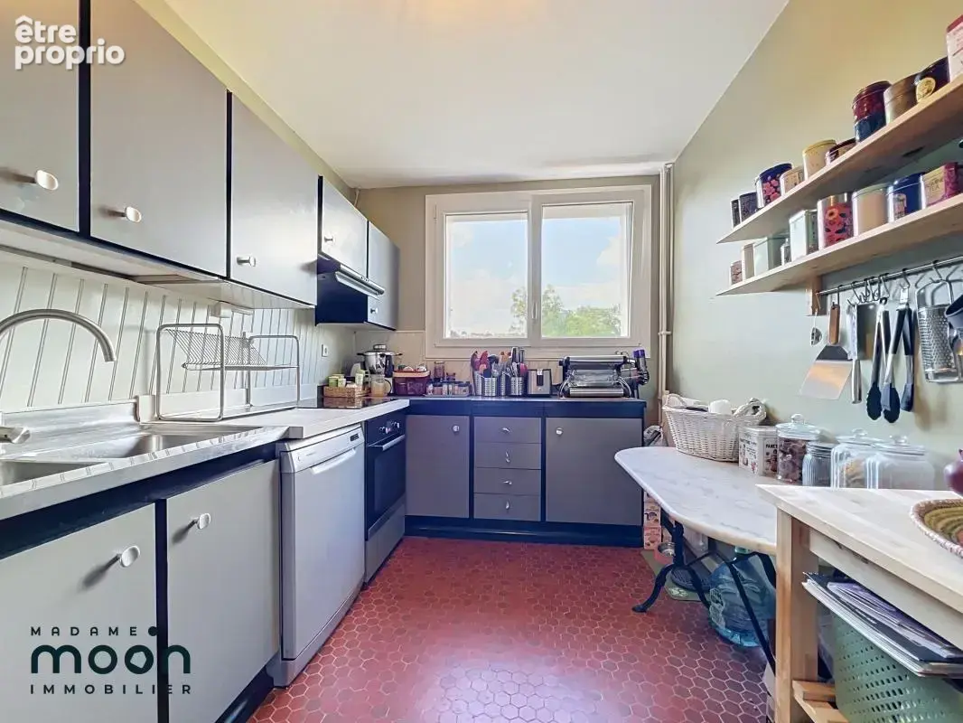 A Vendre - Appartement T3 58m² - Balcon - Cave - Parking - photo 8