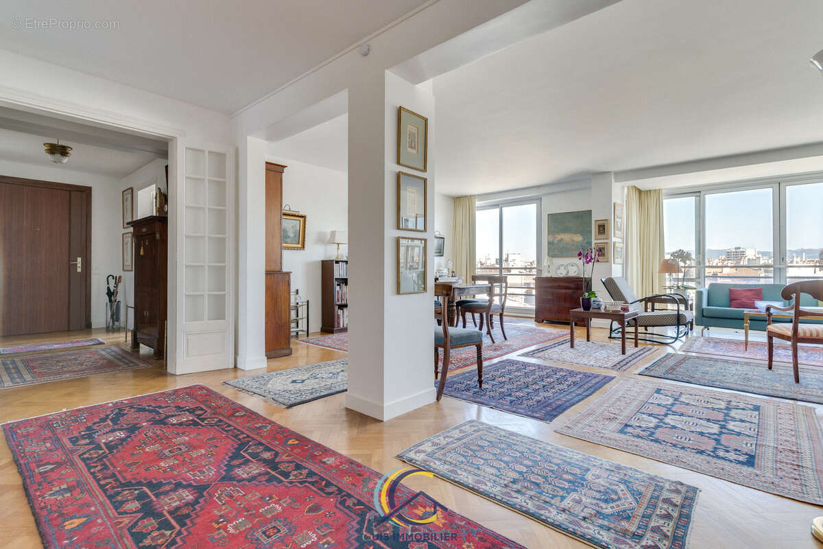 Appartement à MARSEILLE-6E