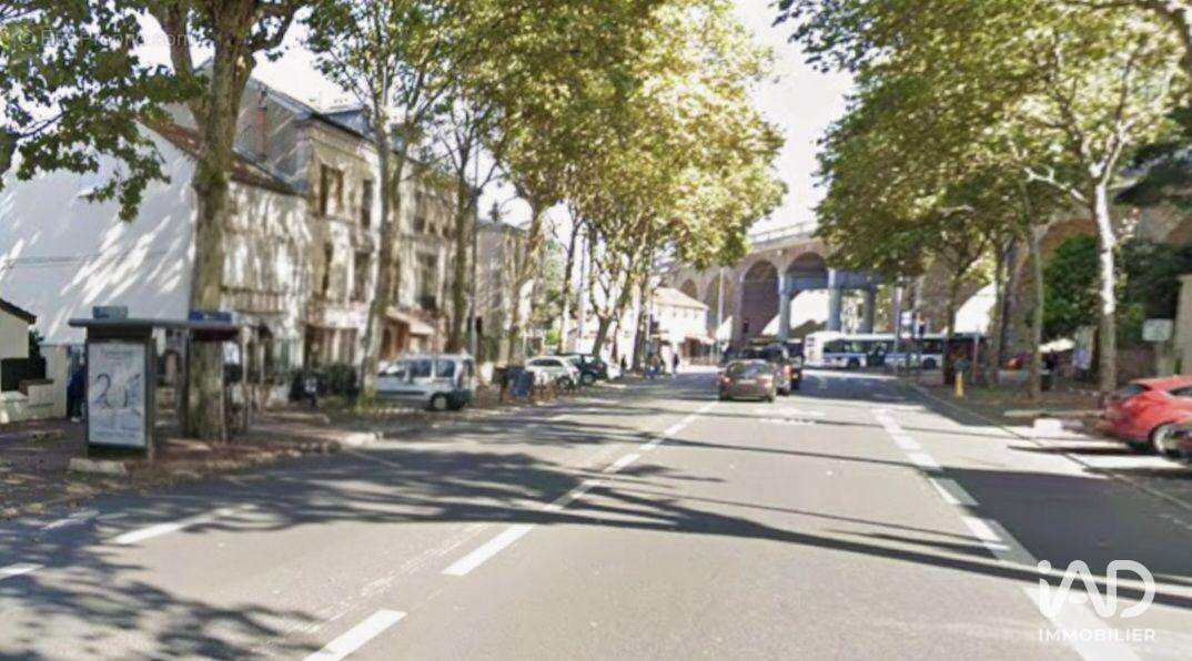 Photo 2 - Commerce à VIROFLAY