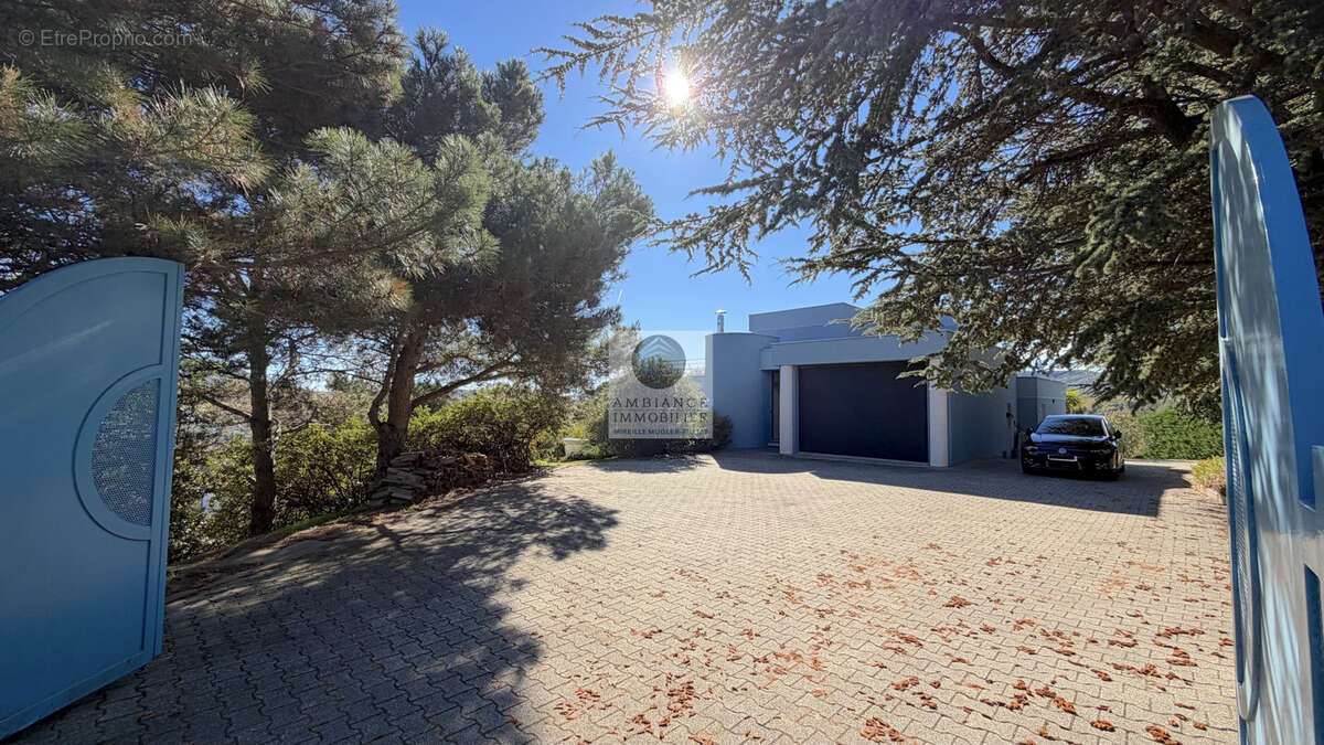Maison d'architecte avec superbe vue - photo 30