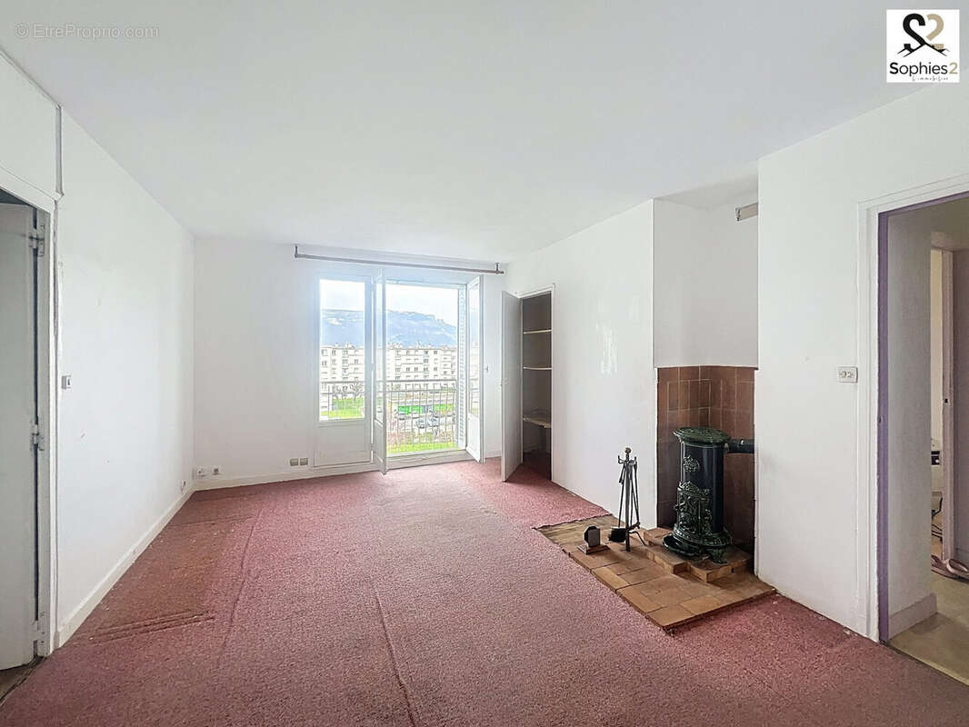 Appartement à SAINT-MARTIN-D'HERES