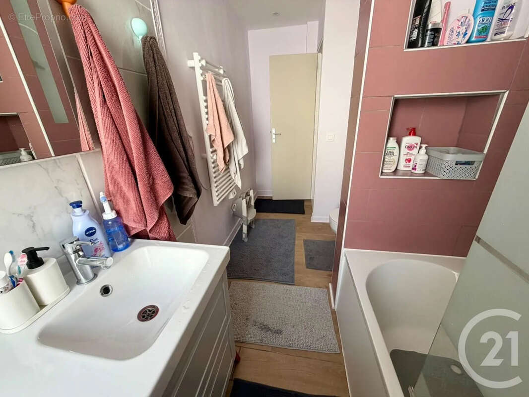 Maison 95 m² à Saint-Mard  - photo 13
