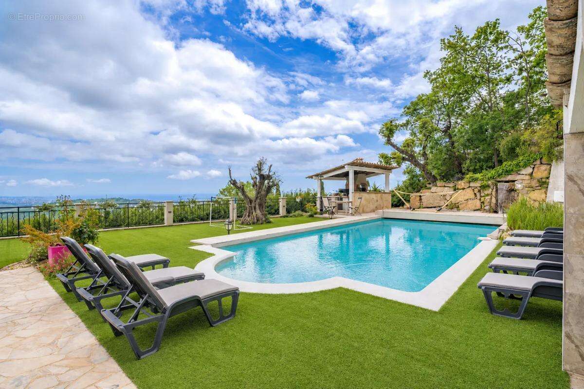 Maison de 6 pièces de 256 m² à Le Bar-sur-Loup - photo 18