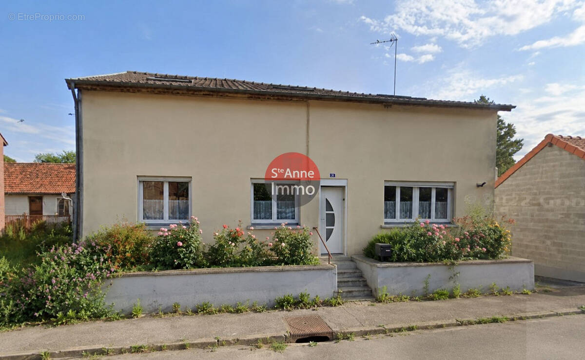 Maison à VAUX-EN-AMIENOIS