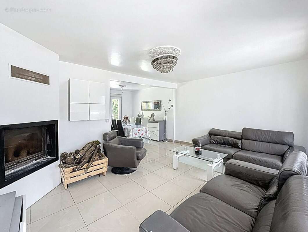 salon  - Maison à SAINT-PATHUS