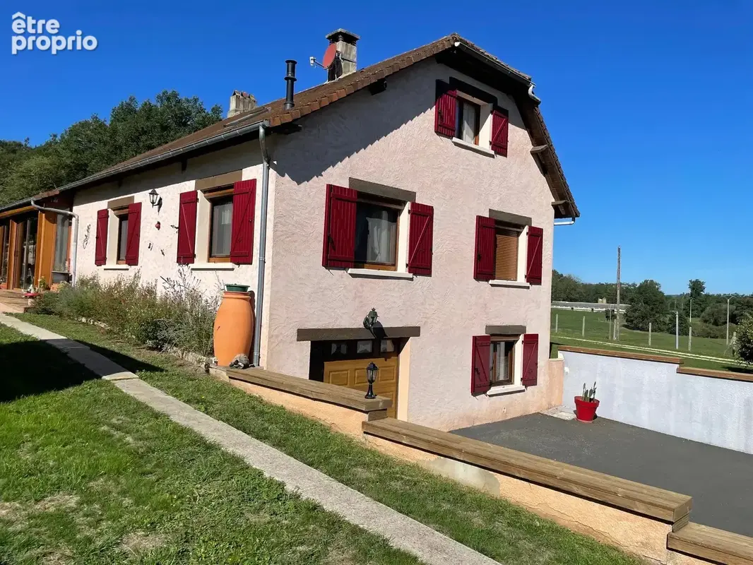 Charmante maison de 3 chambres avec grange, piscine et jardin de 9357m² - photo 11