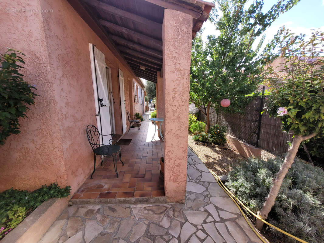 Maison à FLEURY