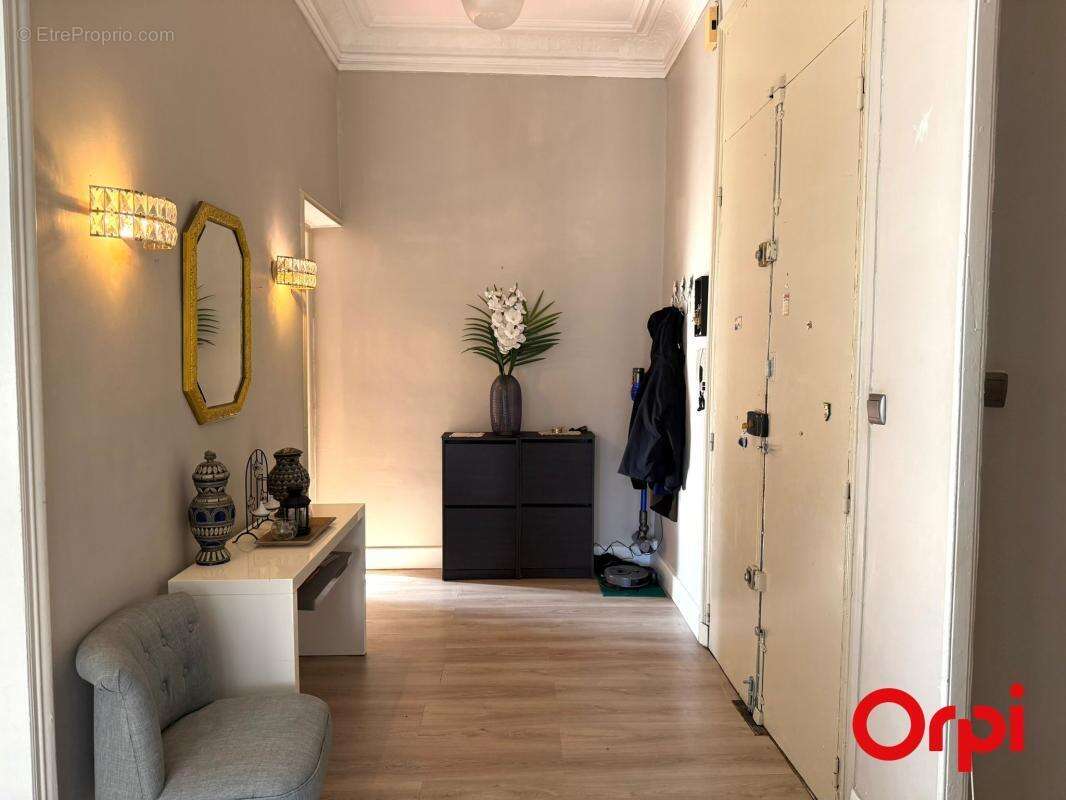 Appartement à MARSEILLE-1E
