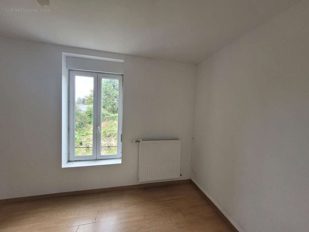 Maison à AVESNES-SUR-HELPE