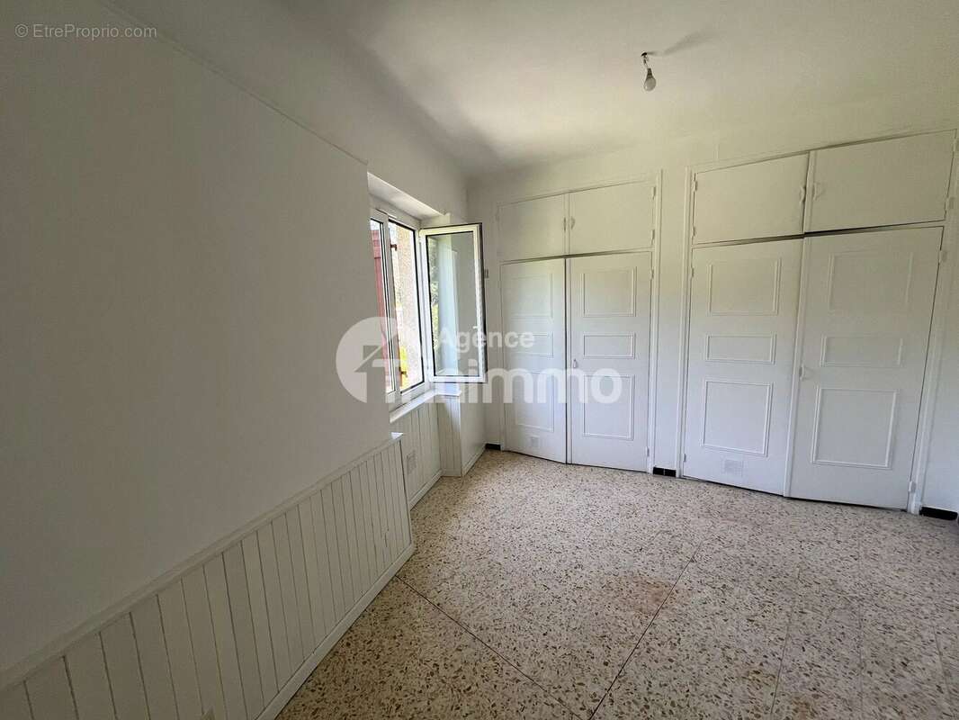 Vente Contes Maison divisée en 3 appartements - photo 15