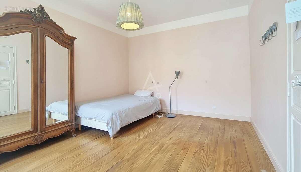 Ancien presbytère de caractère entièrement rénové de 198 m² habitables avec jardin à Labastide-d'Armagnac** - photo 9
