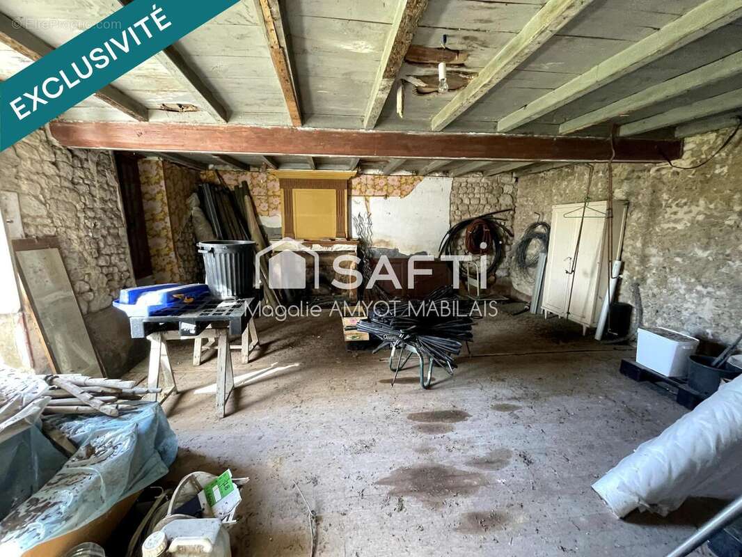 Maison 404 m² à Baignes-Sainte-Radegonde  - photo 9
