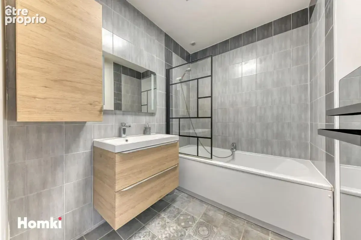 À VENDRE – Superbe appartement duplex rénové dans villa des années 1960 – Rue Guynemer - photo 6