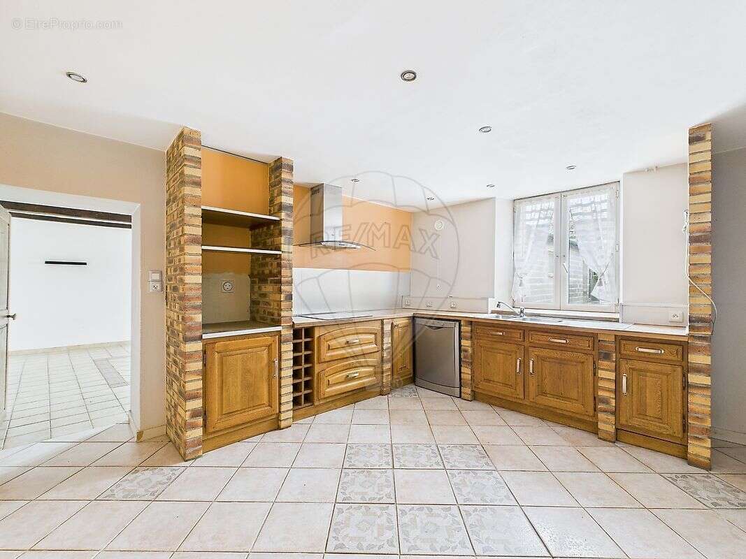 Maison à COSNES-ET-ROMAIN