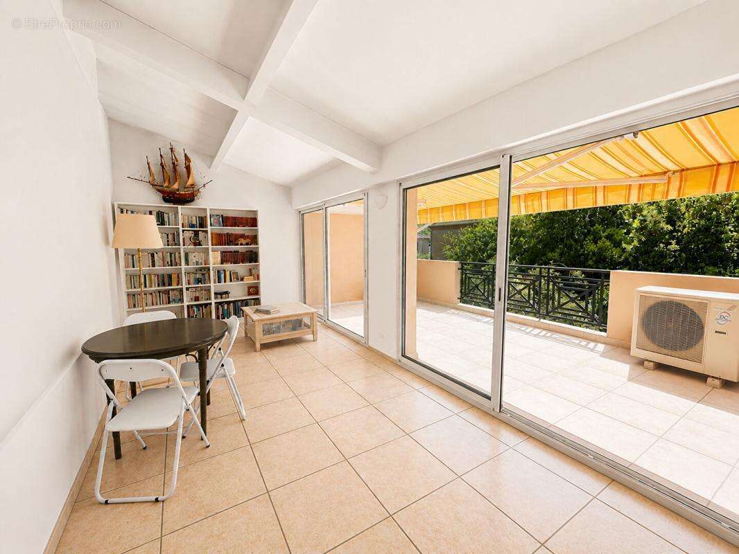 Appartement 4 pièces en dernier étage avec terrasse - photo 3