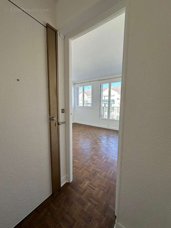 Appartement à LE BLANC-MESNIL