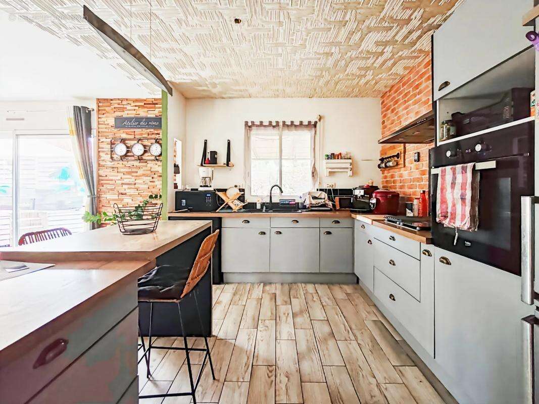 Maison à CHANTELOUP-LES-BOIS