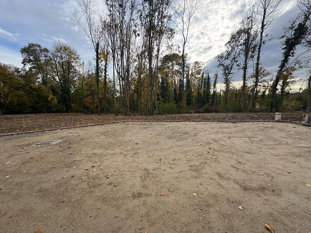 Terrain à MONTFORT-L&#039;AMAURY