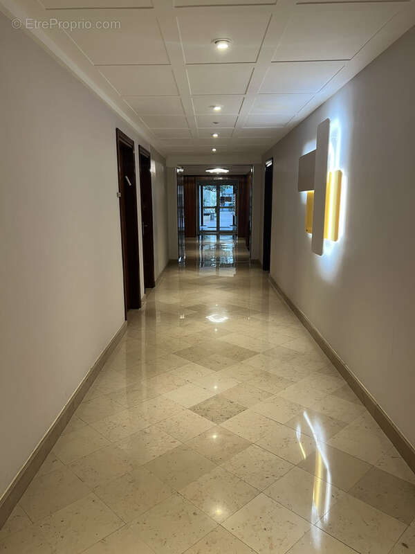 Commerce à PARIS-10E