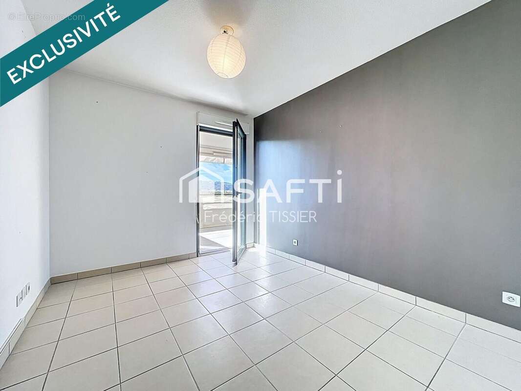 Photo 4 - Appartement à LA ROQUETTE-SUR-SIAGNE