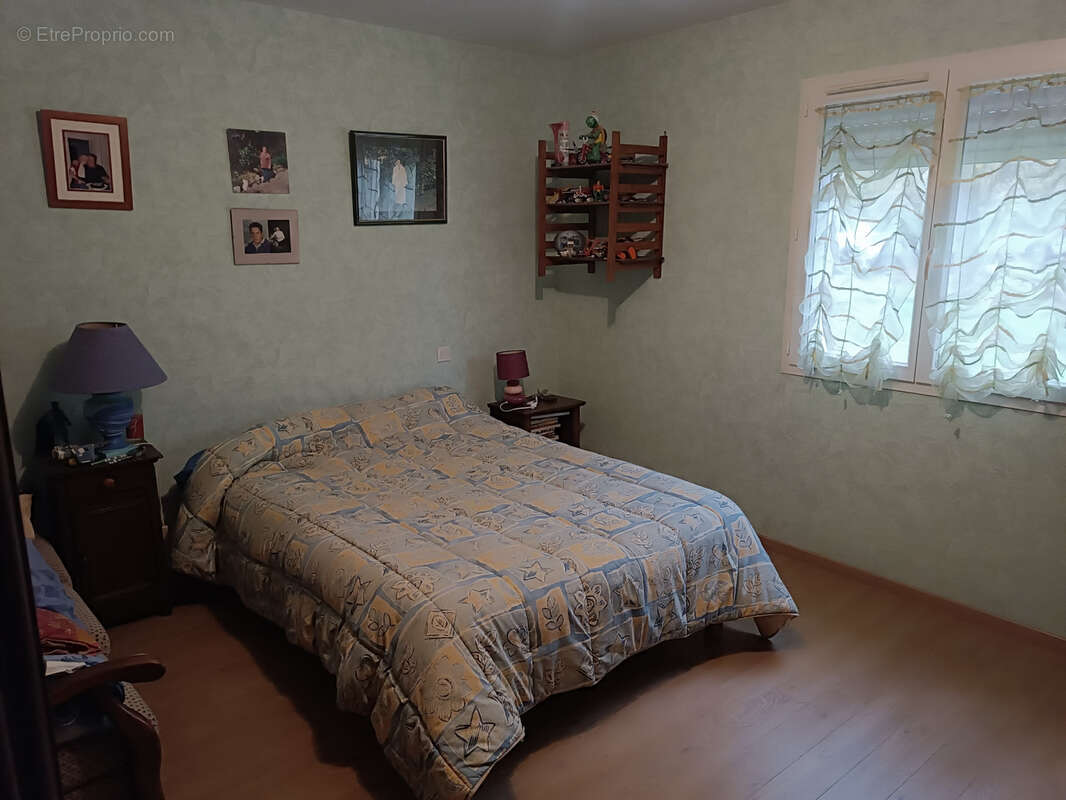 Maison à AZAT-LE-RIS