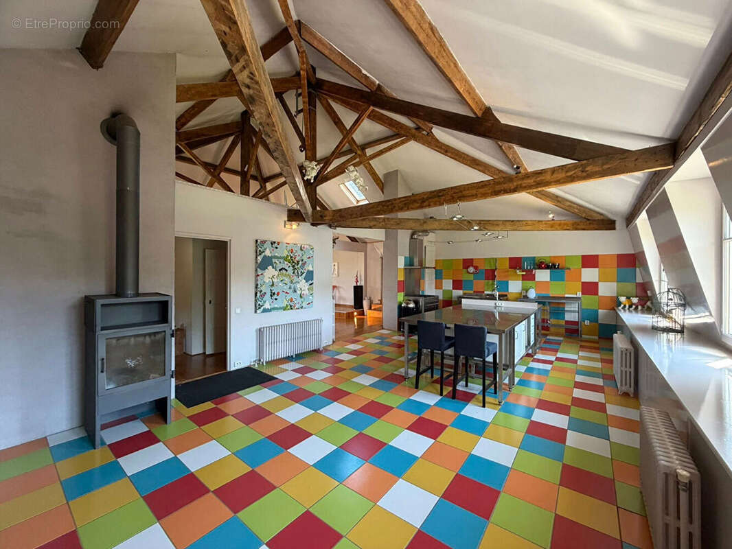Maison à CHATEAUNEUF-LA-FORET