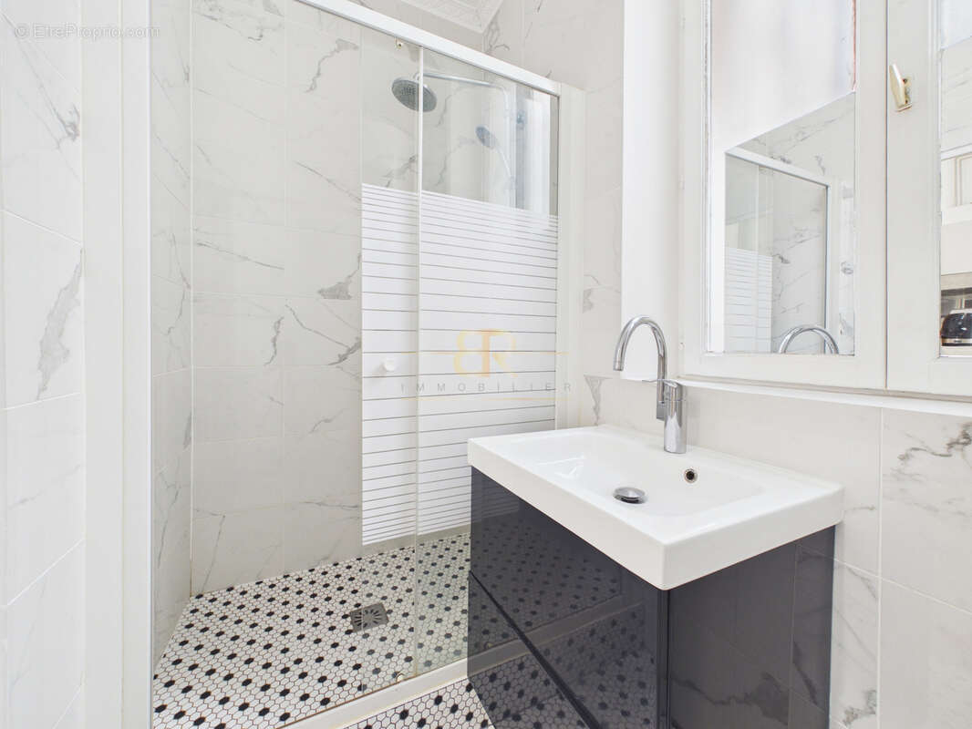 Appartement à PARIS-3E