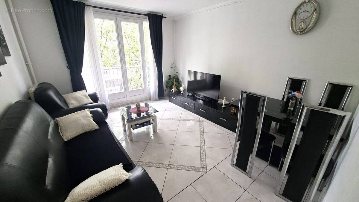 Appartement à LE BOURGET