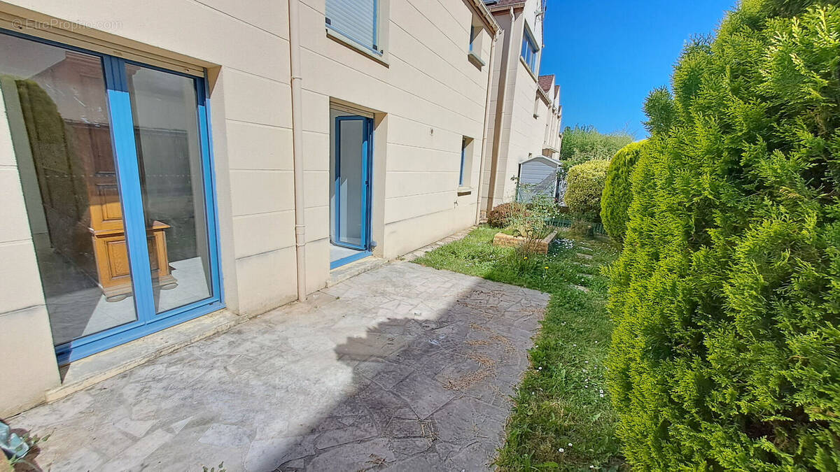 Appartement à SAINT-REMY-LES-CHEVREUSE