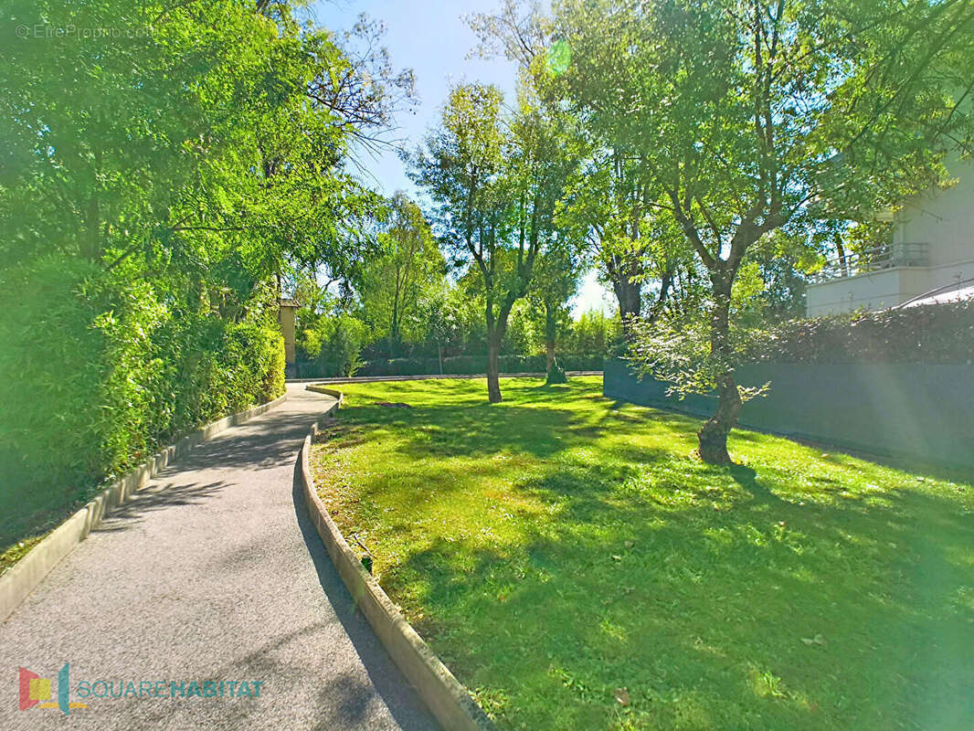 Appartement à MANDELIEU-LA-NAPOULE