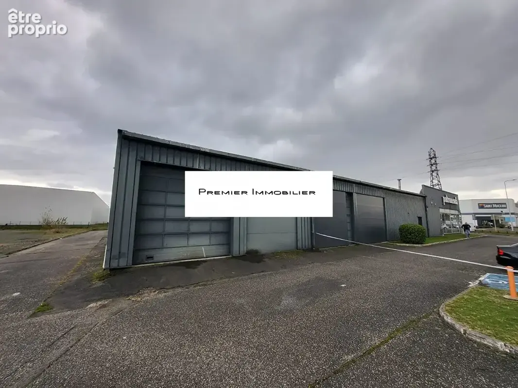 Commerce 2 300 m² à vendre à Villefranche-Sur-Saone (69400) - photo 4