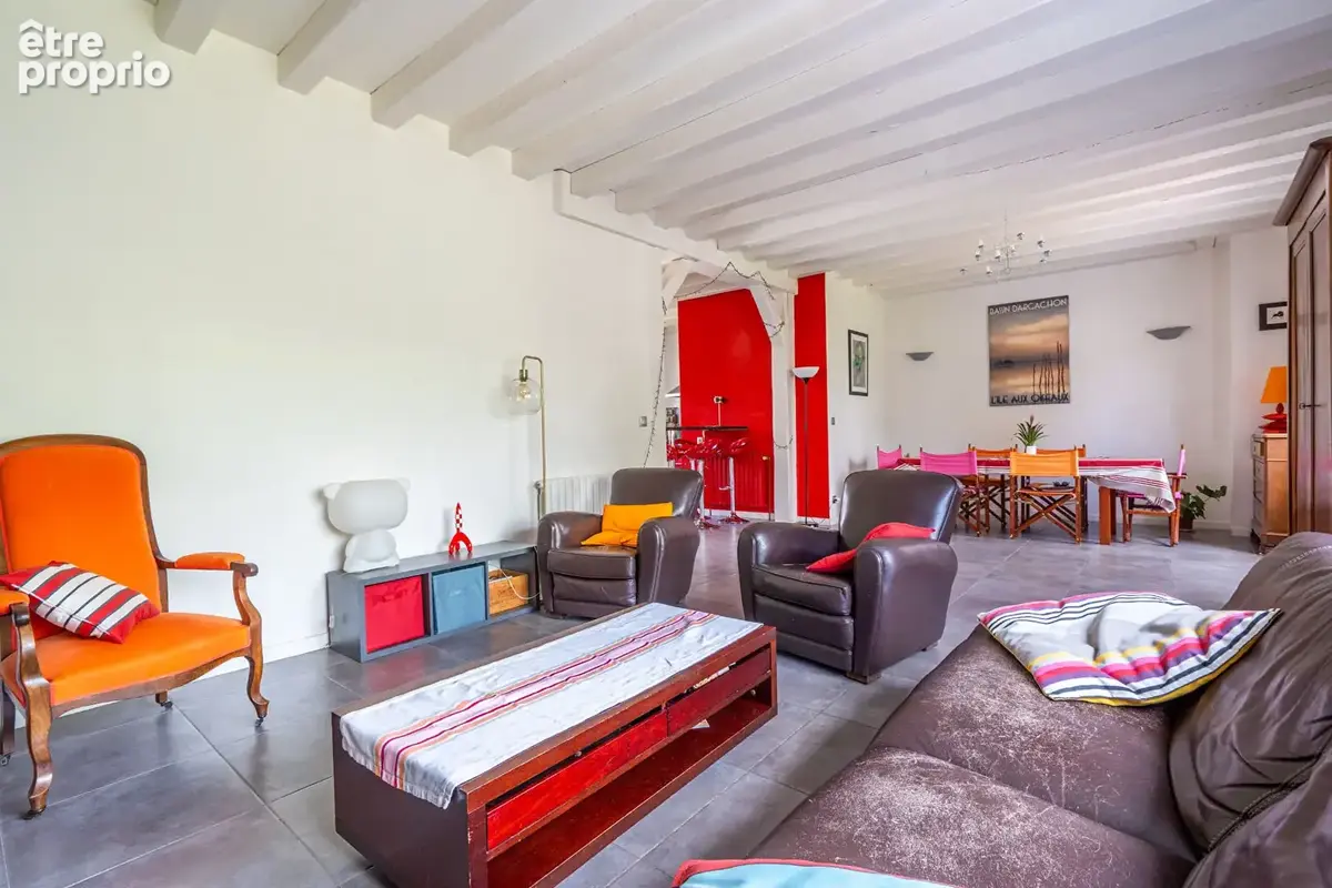 Bègles Proche Barrière - Maison de 188m² avec jardin et garage - photo 5