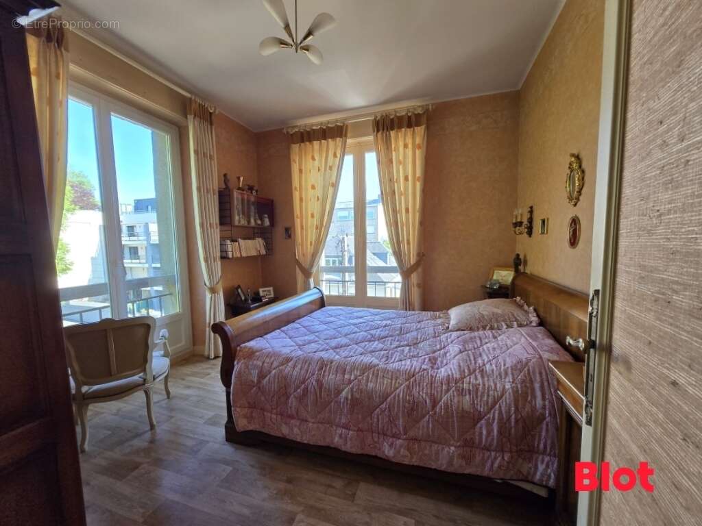 Appartement à FOUGERES