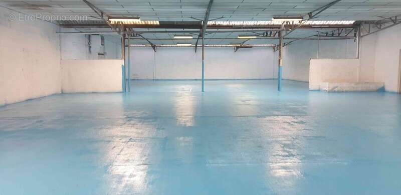 Commerce à FONTENAY-LE-COMTE